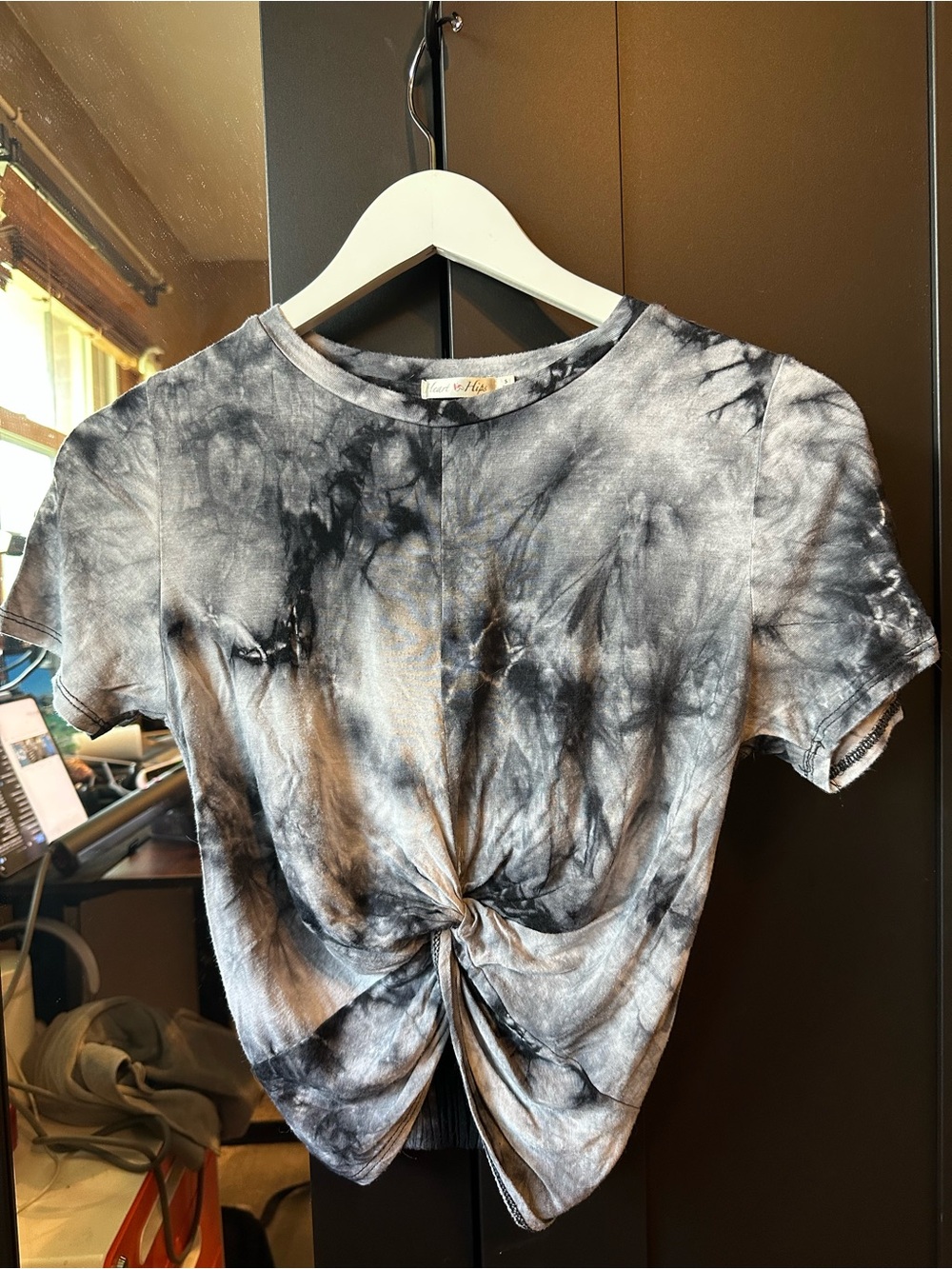 Heart Hips Tie Dye Twist Front Tee Gray Black Ruched Top S
